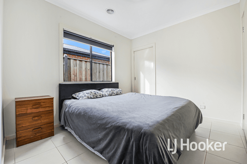 16 Flanker Way, CLYDE, VIC 3978