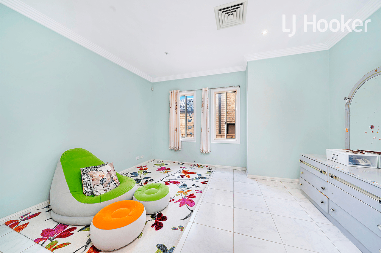 19 Watling Avenue, WEST HOXTON, NSW 2171