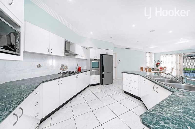 19 Watling Avenue, WEST HOXTON, NSW 2171