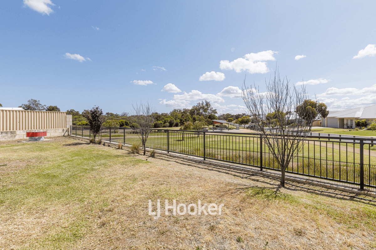 76 Hazelgrove Crecent, Millbridge, WA 6232