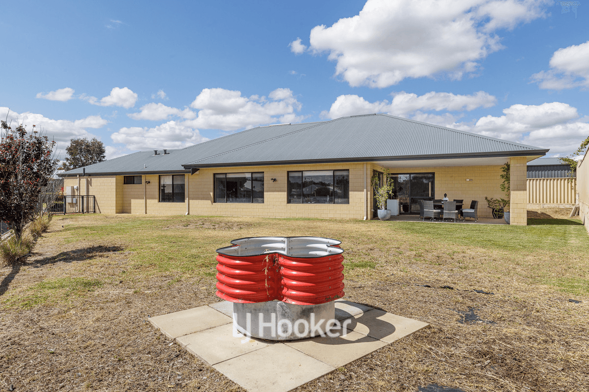 76 Hazelgrove Crecent, Millbridge, WA 6232