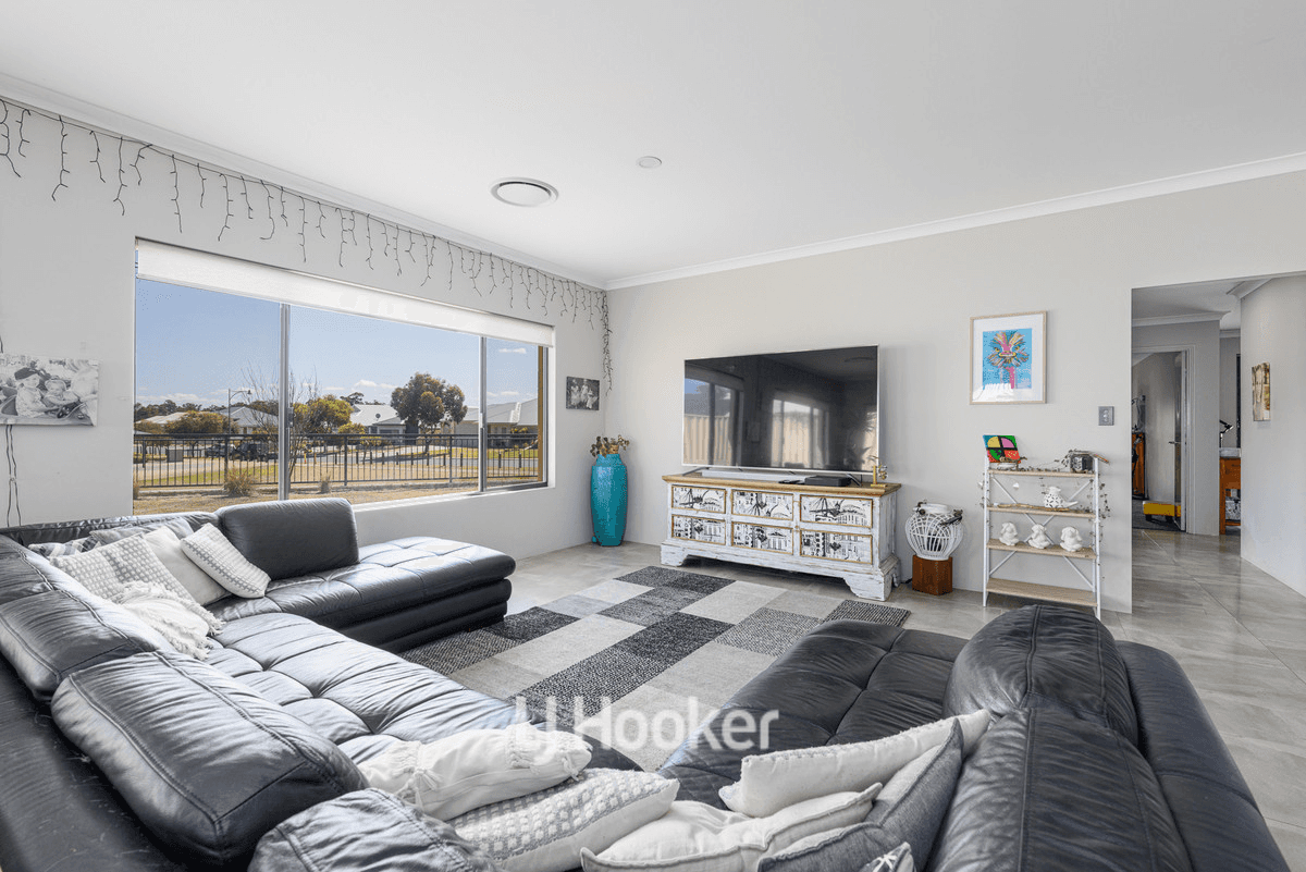 76 Hazelgrove Crecent, Millbridge, WA 6232