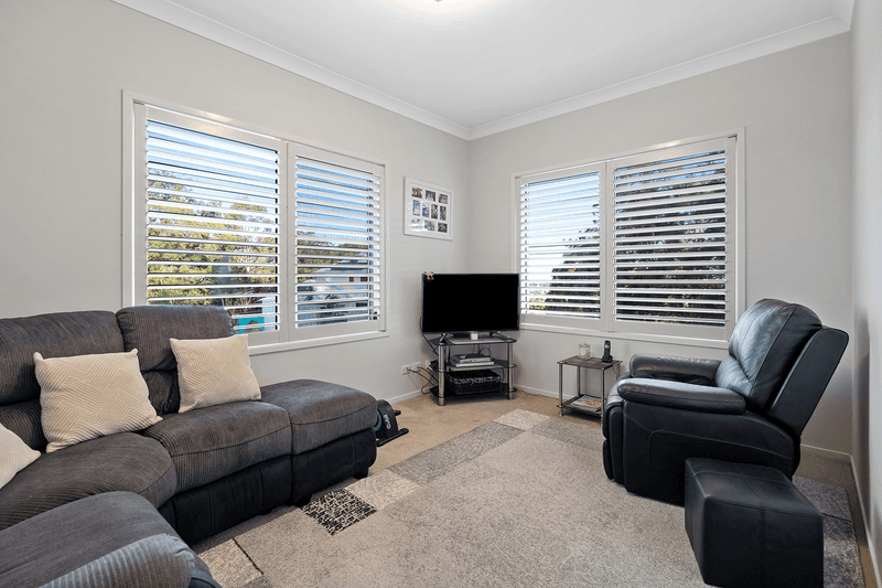 10 Castle Drive, Floraville, NSW 2280