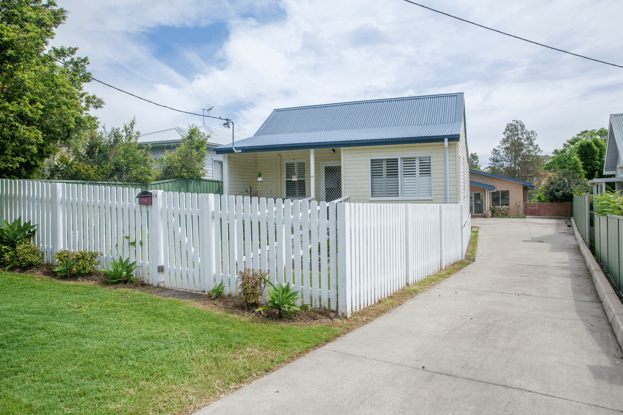 19 Bahtoo Parade, TAREE, NSW 2430