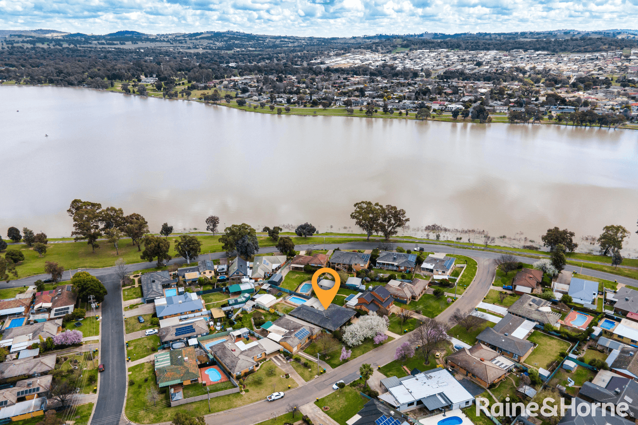 6 Talbingo Crescent, LAKE ALBERT, NSW 2650