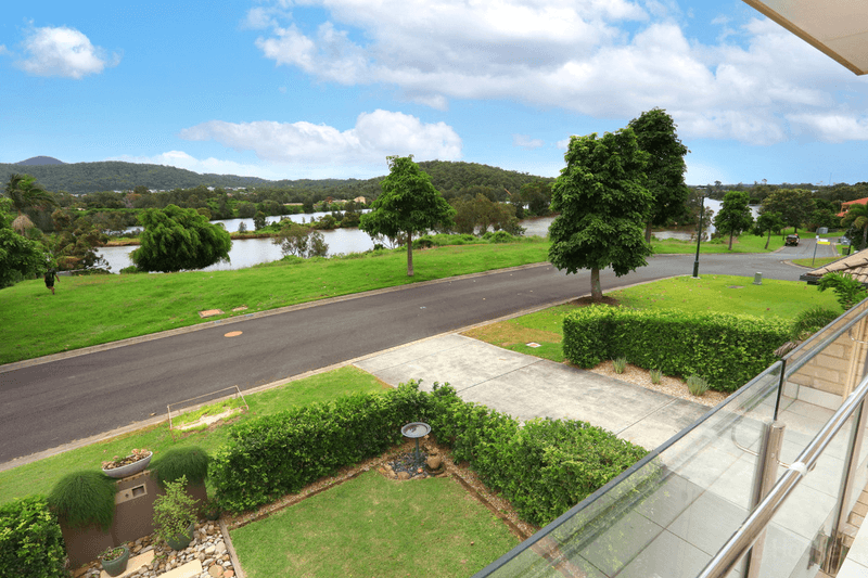 82 Graywillow Boulevard, OXENFORD, QLD 4210