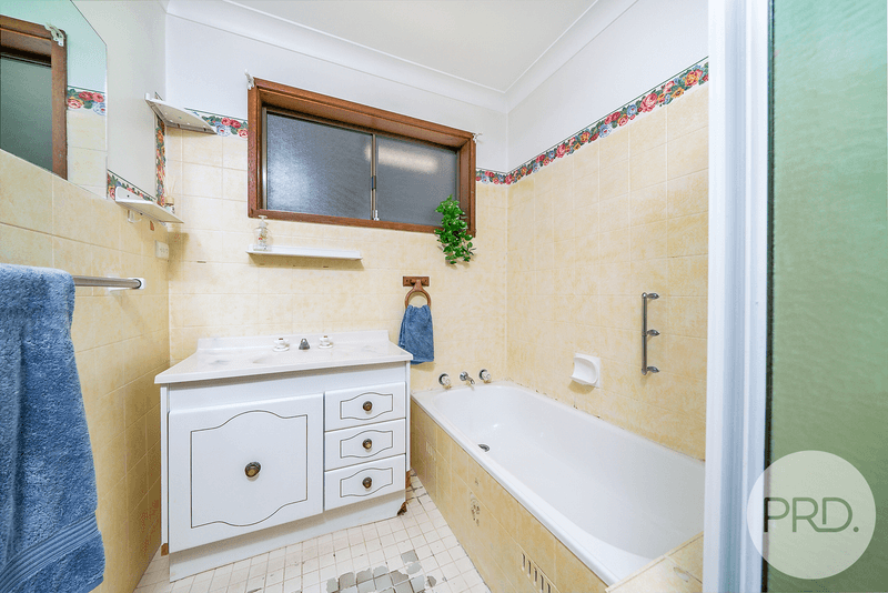 37 Alexander Street, ASHMONT, NSW 2650