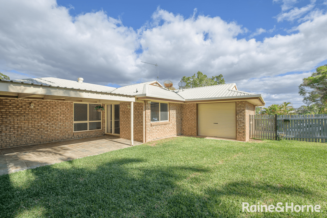 14 Lakeside Place, CLINTON, QLD 4680