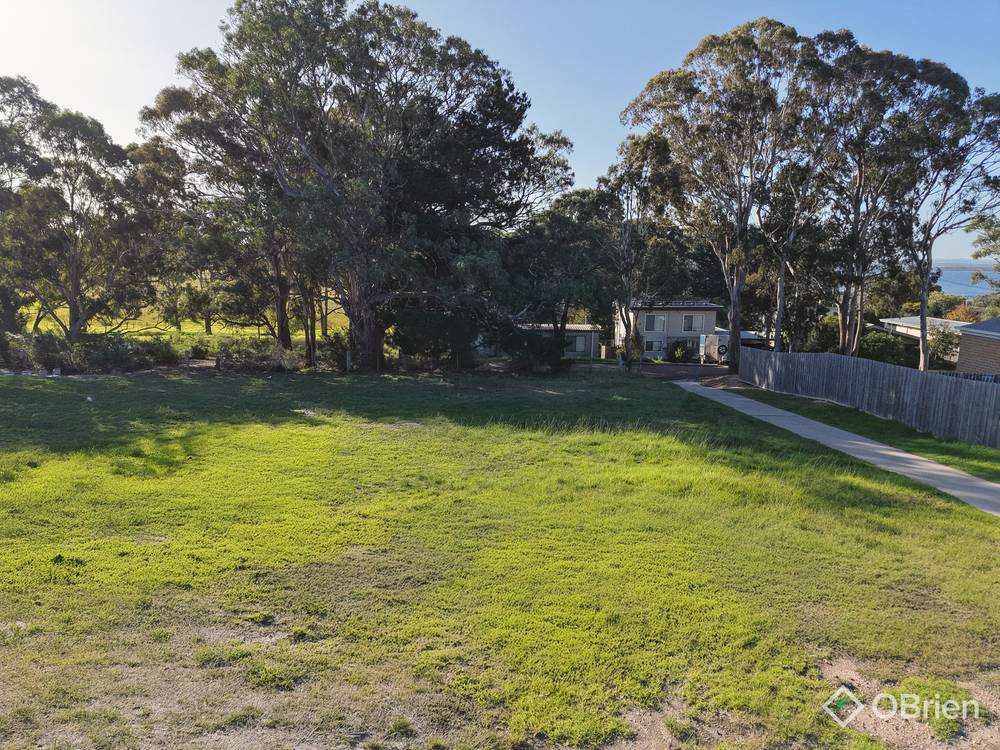 39 Houghton Crescent, Eagle Point, VIC 3878
