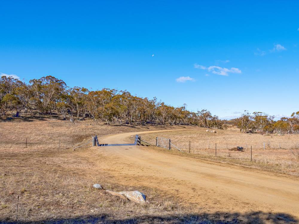 124 Old School Road, Hill Top, NSW 2628