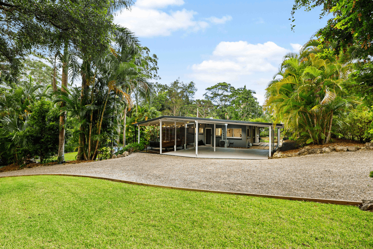 8 Woodlands Court, MOOLOOLAH VALLEY, QLD 4553