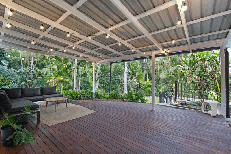 8 Woodlands Court, MOOLOOLAH VALLEY, QLD 4553