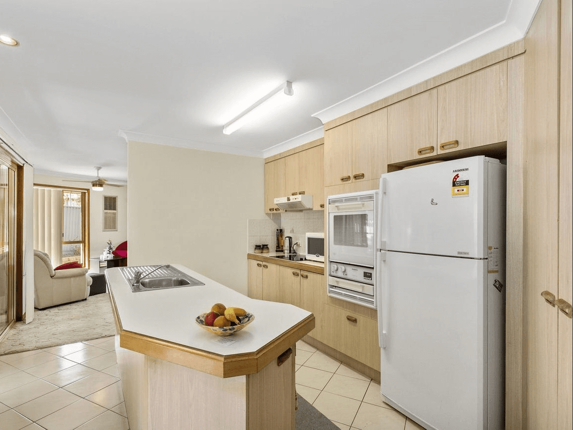 116 Mildura Drive, HELENSVALE, QLD 4212