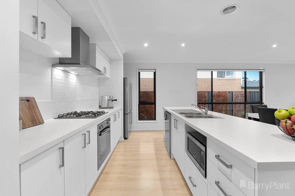 15 Tahoe Circuit, Pakenham, VIC 3810