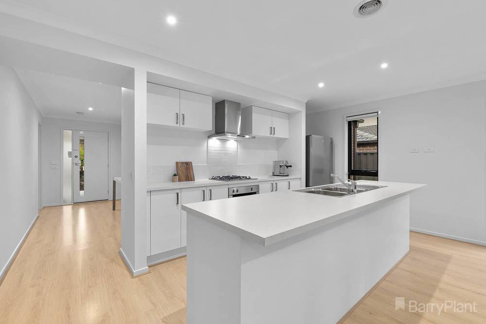 15 Tahoe Circuit, Pakenham, VIC 3810