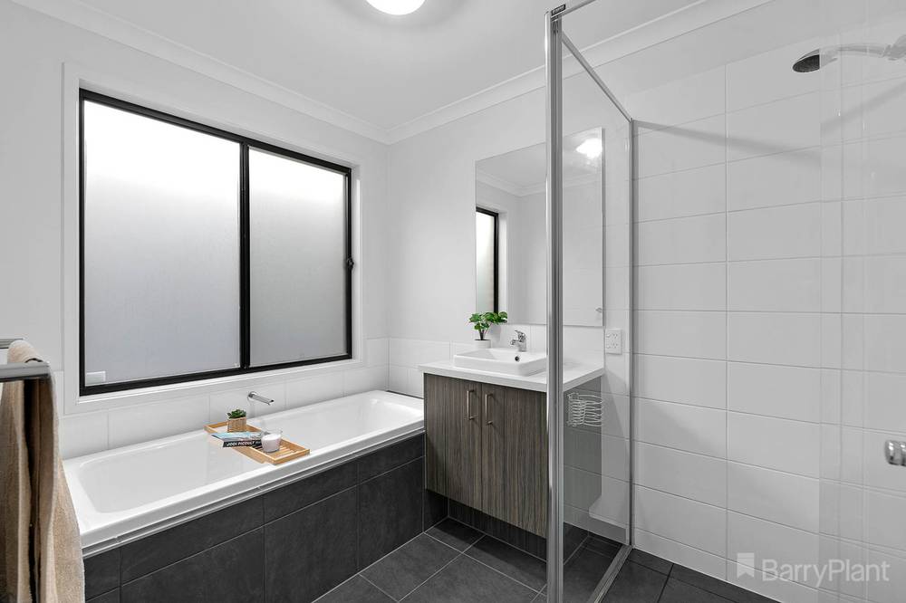 15 Tahoe Circuit, Pakenham, VIC 3810