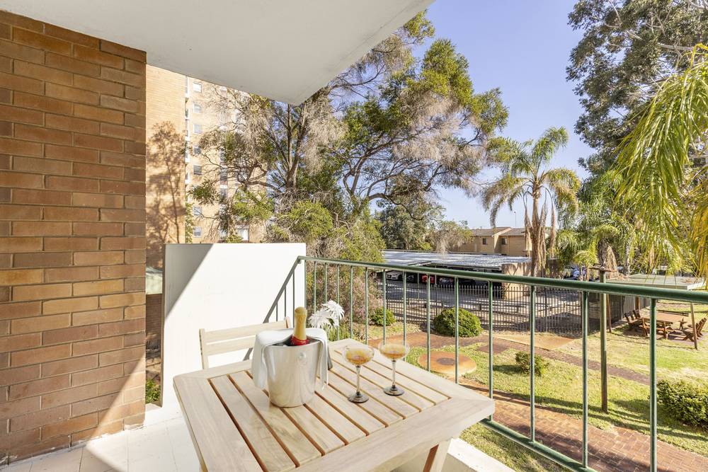 17/16 Leeder Street, Glendalough, WA 6016