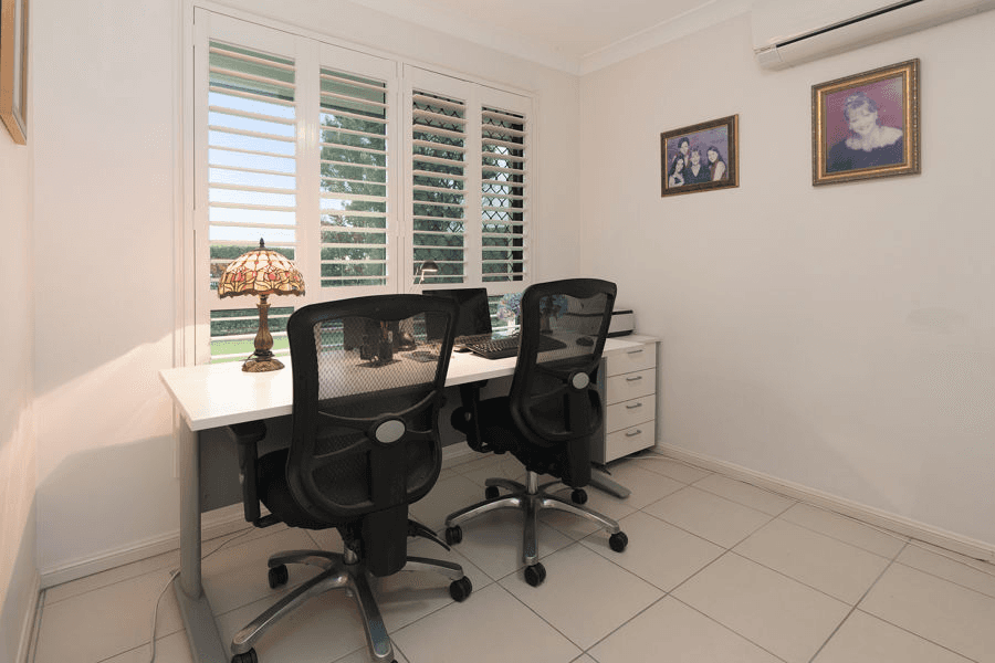 10  Demby Crescent, WAKERLEY, QLD 4154