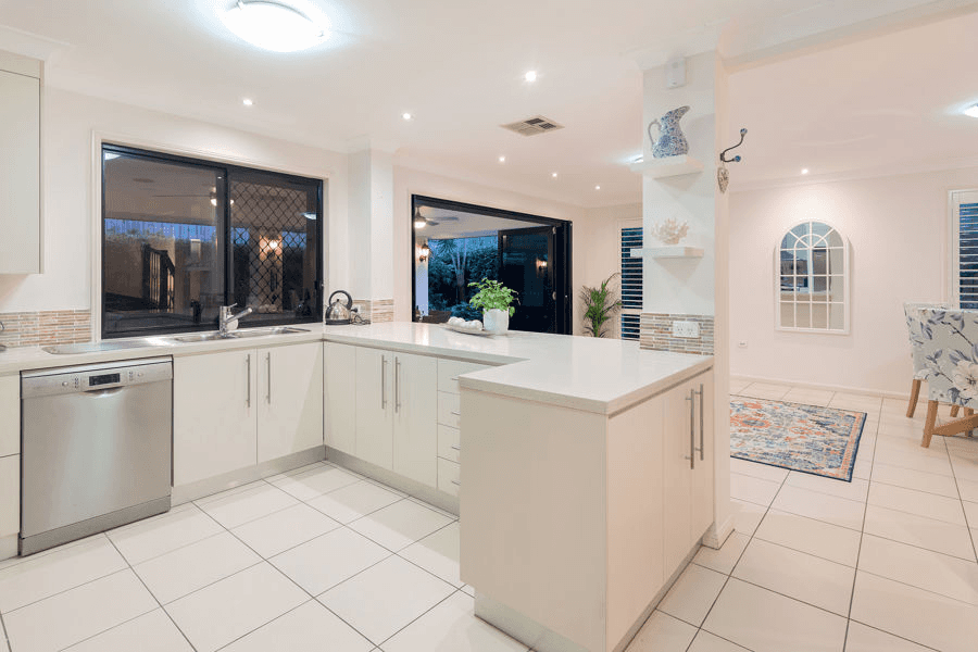 10  Demby Crescent, WAKERLEY, QLD 4154