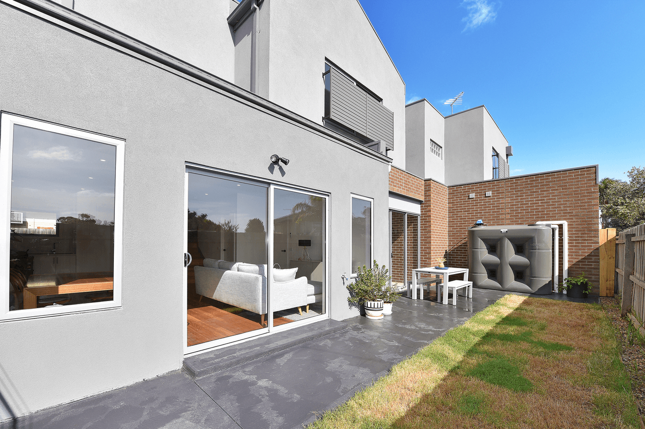 2/3 Keilor Avenue, Reservoir, VIC 3073