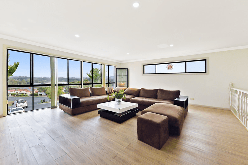 7 Golf View Terrace, Robina, QLD 4226