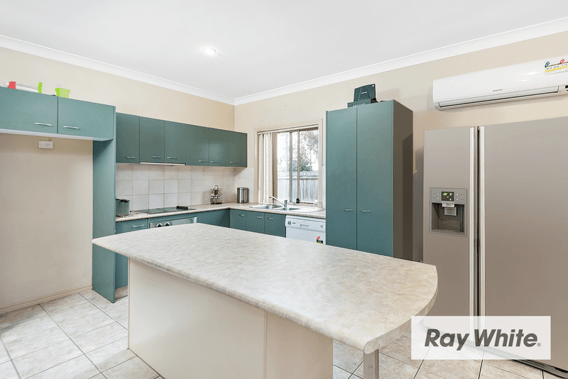 21 Hyde Place, FOREST LAKE, QLD 4078
