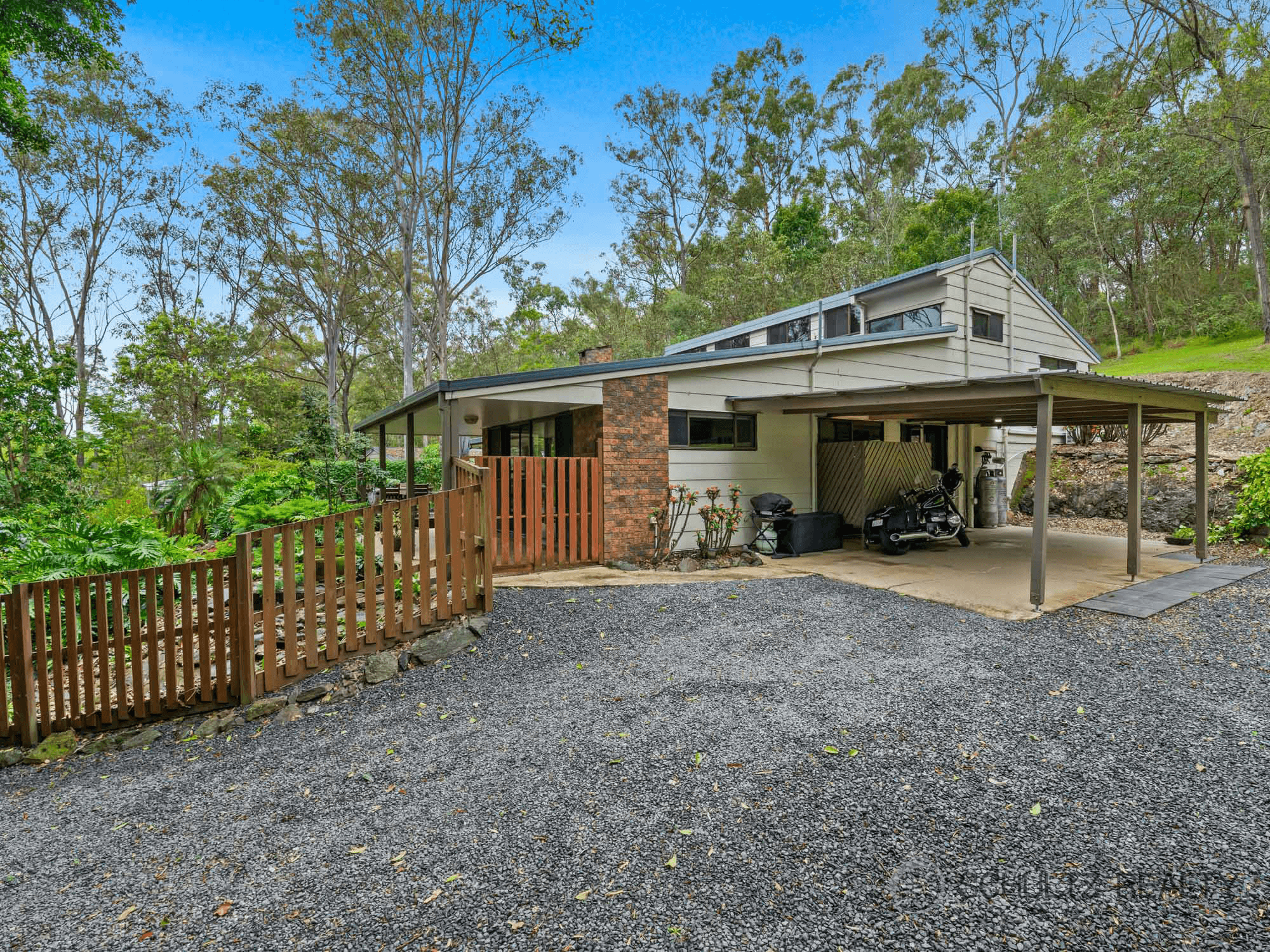 4 Kim Anne Court, BAHRS SCRUB, QLD 4207