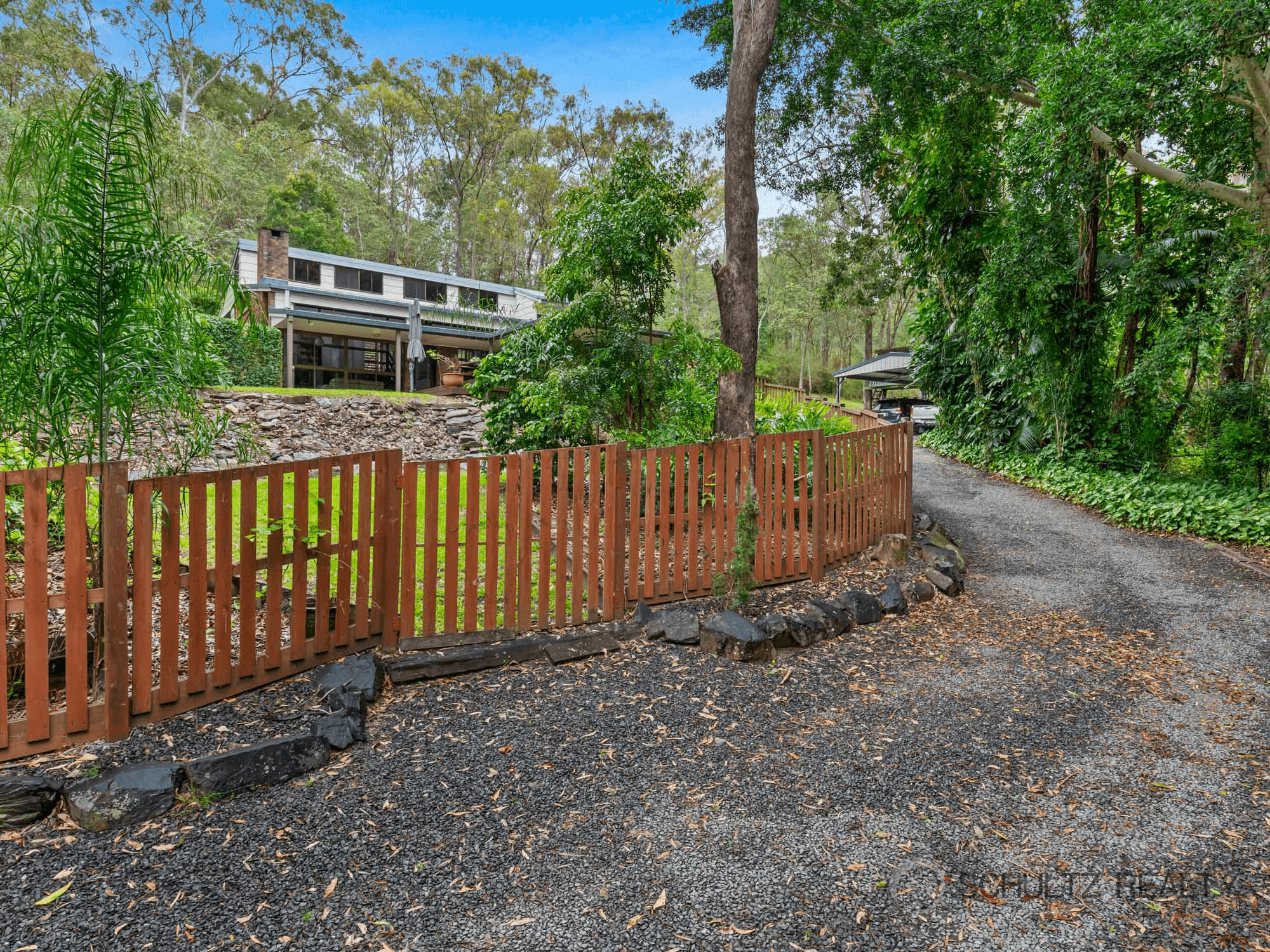 4 Kim Anne Court, BAHRS SCRUB, QLD 4207