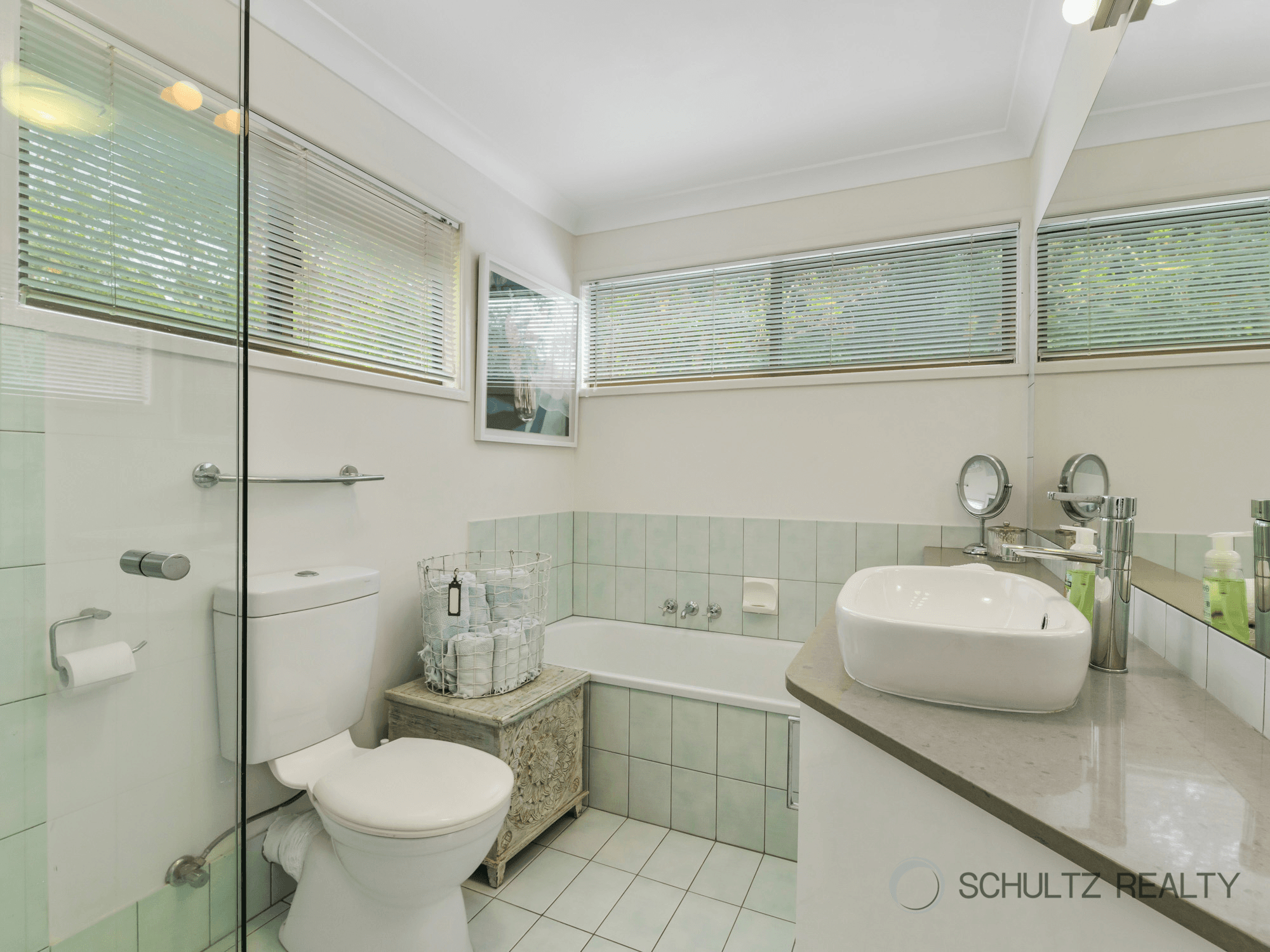4 Kim Anne Court, BAHRS SCRUB, QLD 4207