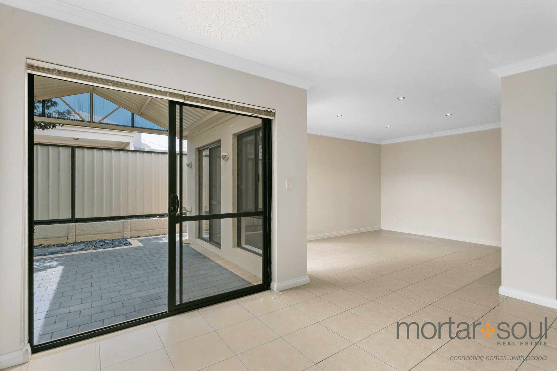 Unit 4/330 Scarborough Beach Rd, Innaloo, WA 6018