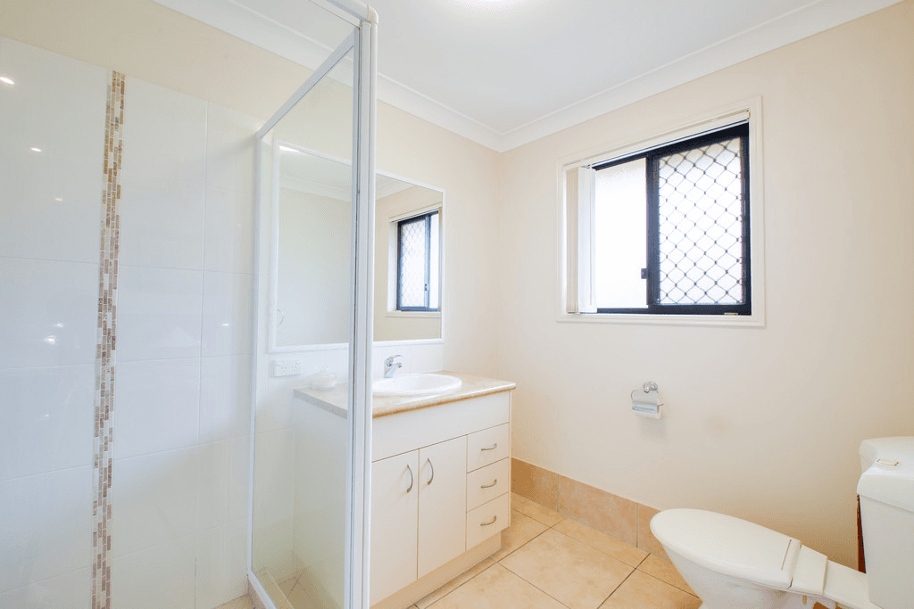 6 Rule Drive, BUNDAMBA, QLD 4304