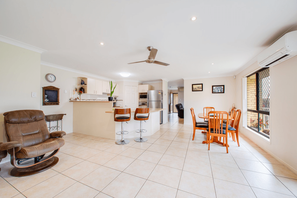 6 Rule Drive, BUNDAMBA, QLD 4304