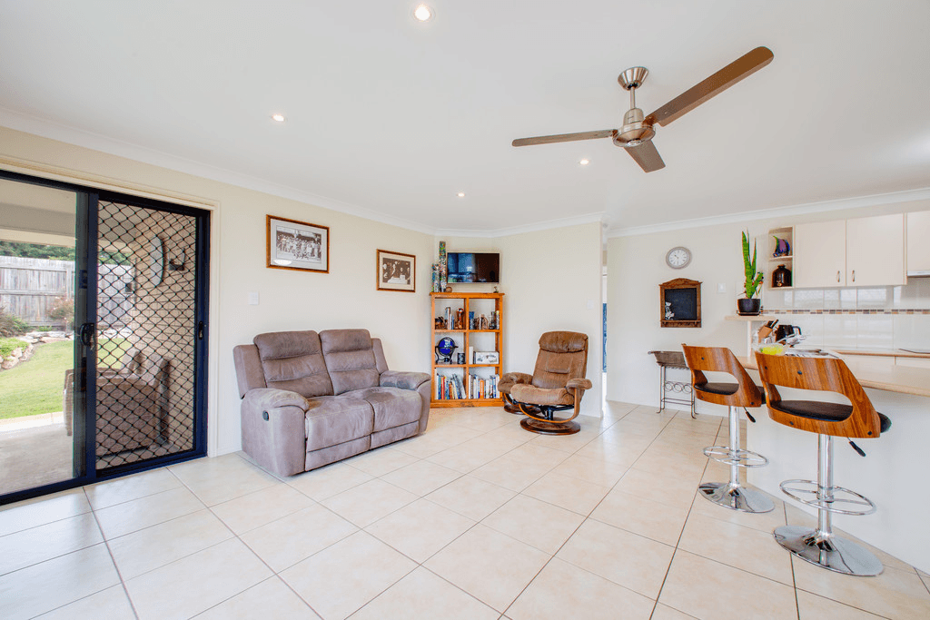 6 Rule Drive, BUNDAMBA, QLD 4304