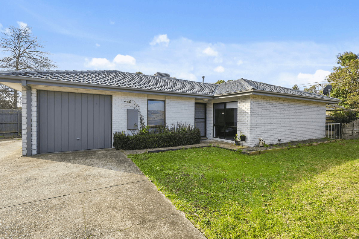 1/102 Station Road, Gisborne, VIC 3437