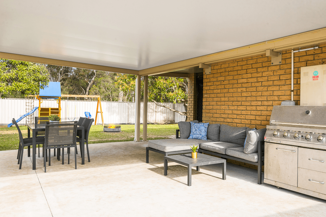 13 Bennett Drive, REGENTS PARK, QLD 4118