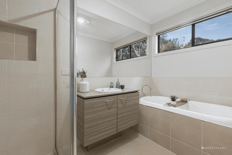 10 Treevalley Drive, DONCASTER EAST, VIC 3109