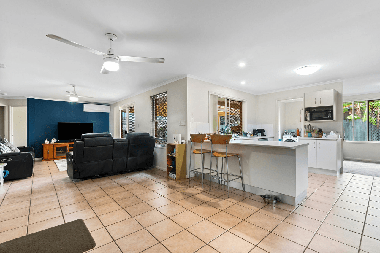 63 Darlington Cct, Currimundi, QLD 4551