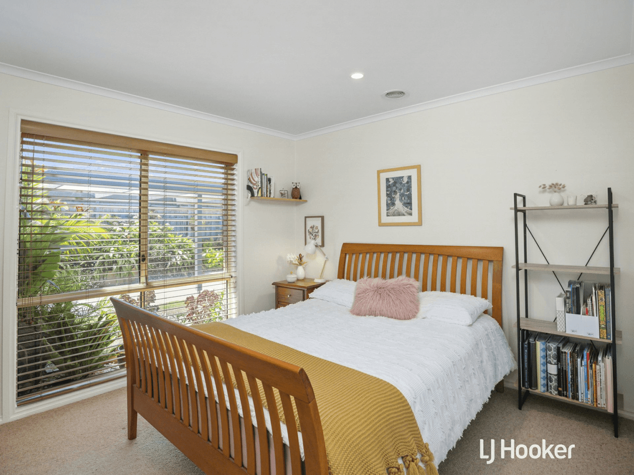 18 Woodland Heath Drive, INVERLOCH, VIC 3996