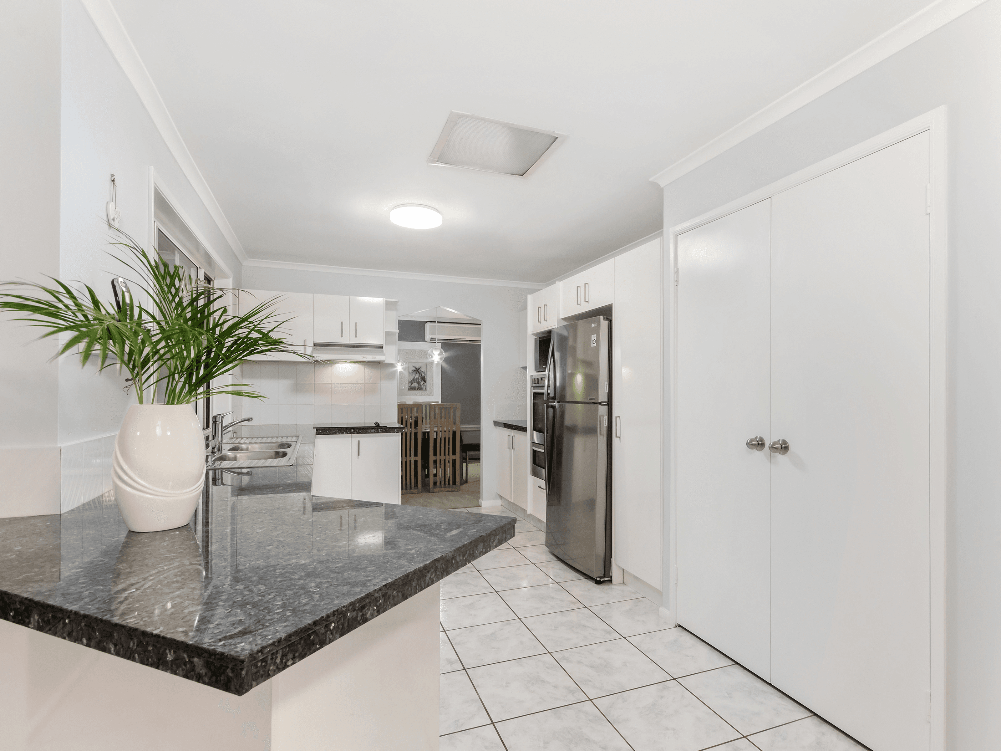 89 Macquarie Avenue, MOLENDINAR, QLD 4214