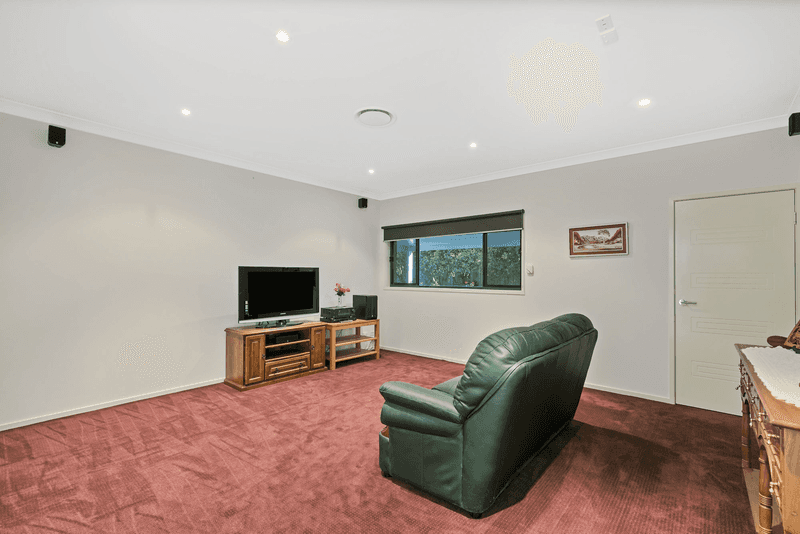 16 Curlew Court, MALENY, QLD 4552