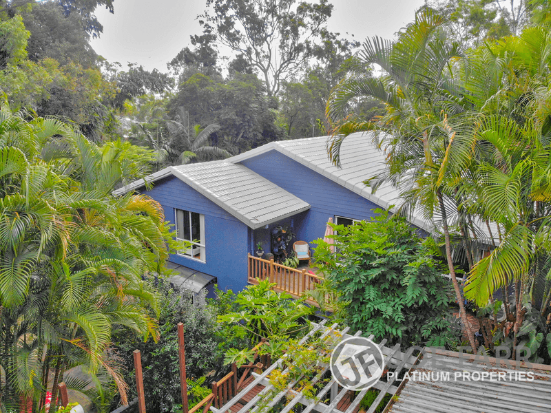 15 HELENSVALE ROAD, HELENSVALE, QLD 4212