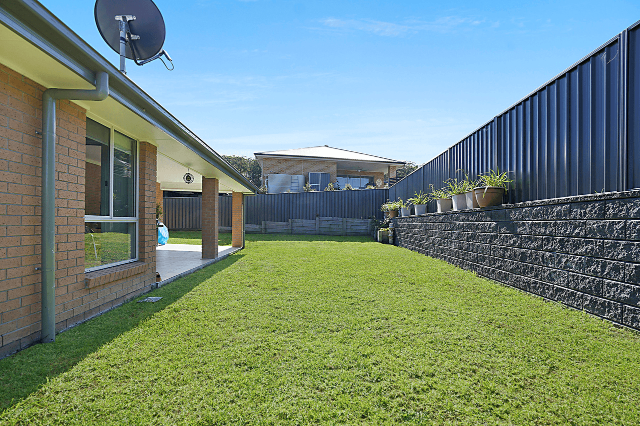 62 Blackwood Circuit, Cameron Park, NSW 2285