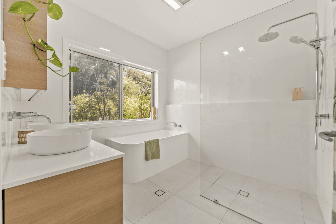 16 Tyalla Court, TALLEBUDGERA, QLD 4228