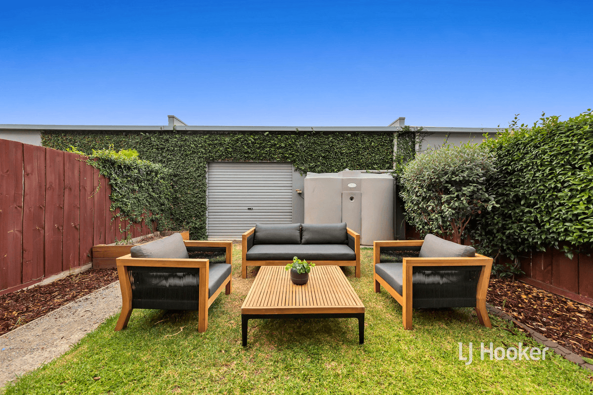 4/2 Crown Street, LAVERTON, VIC 3028