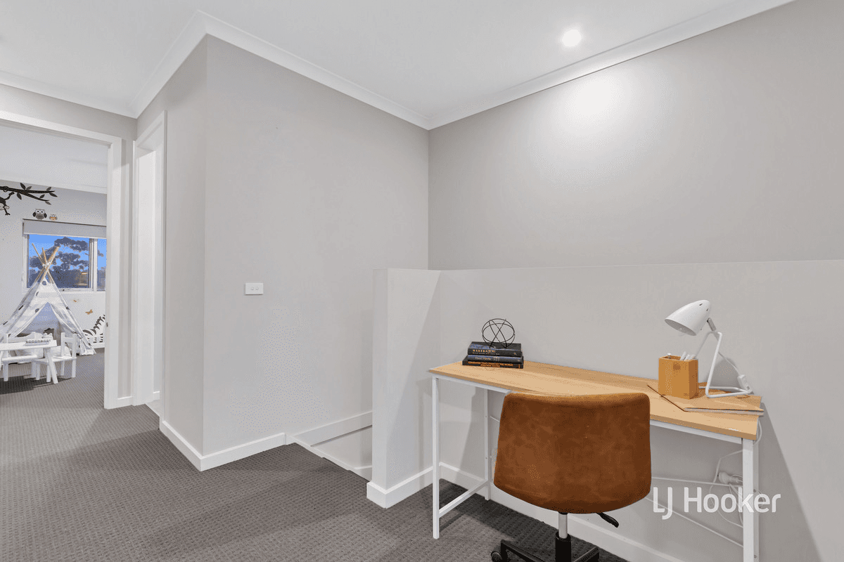 4/2 Crown Street, LAVERTON, VIC 3028