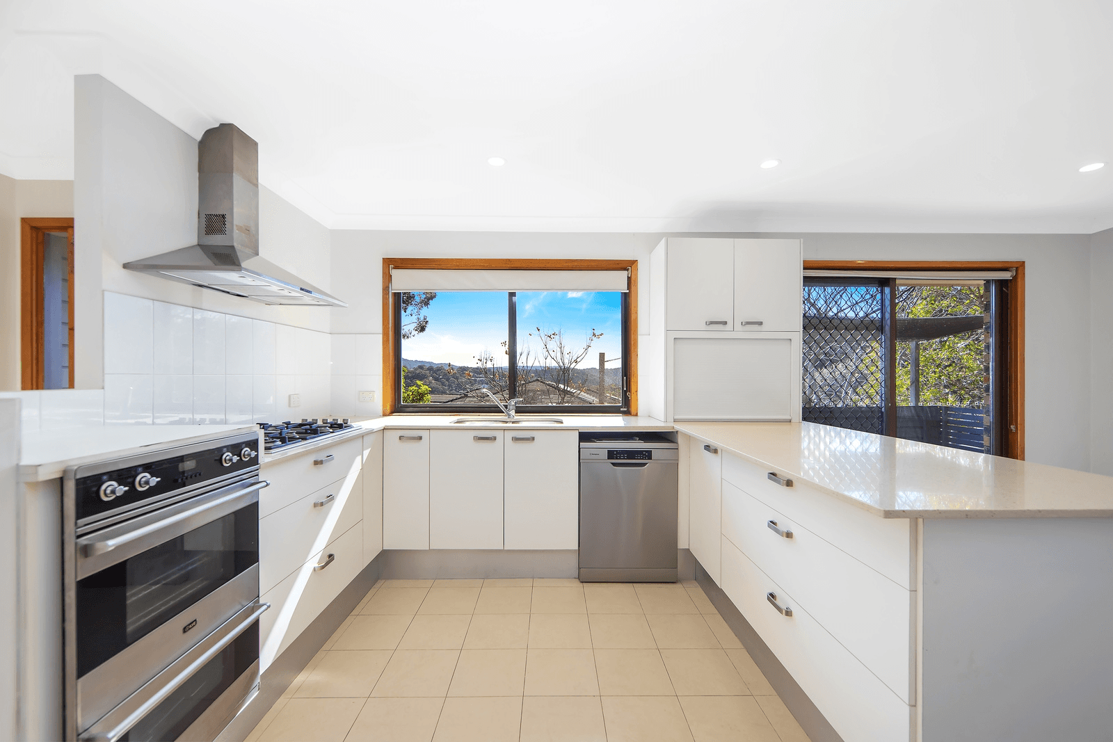 16 Baronga Road, Avoca Beach, NSW 2251