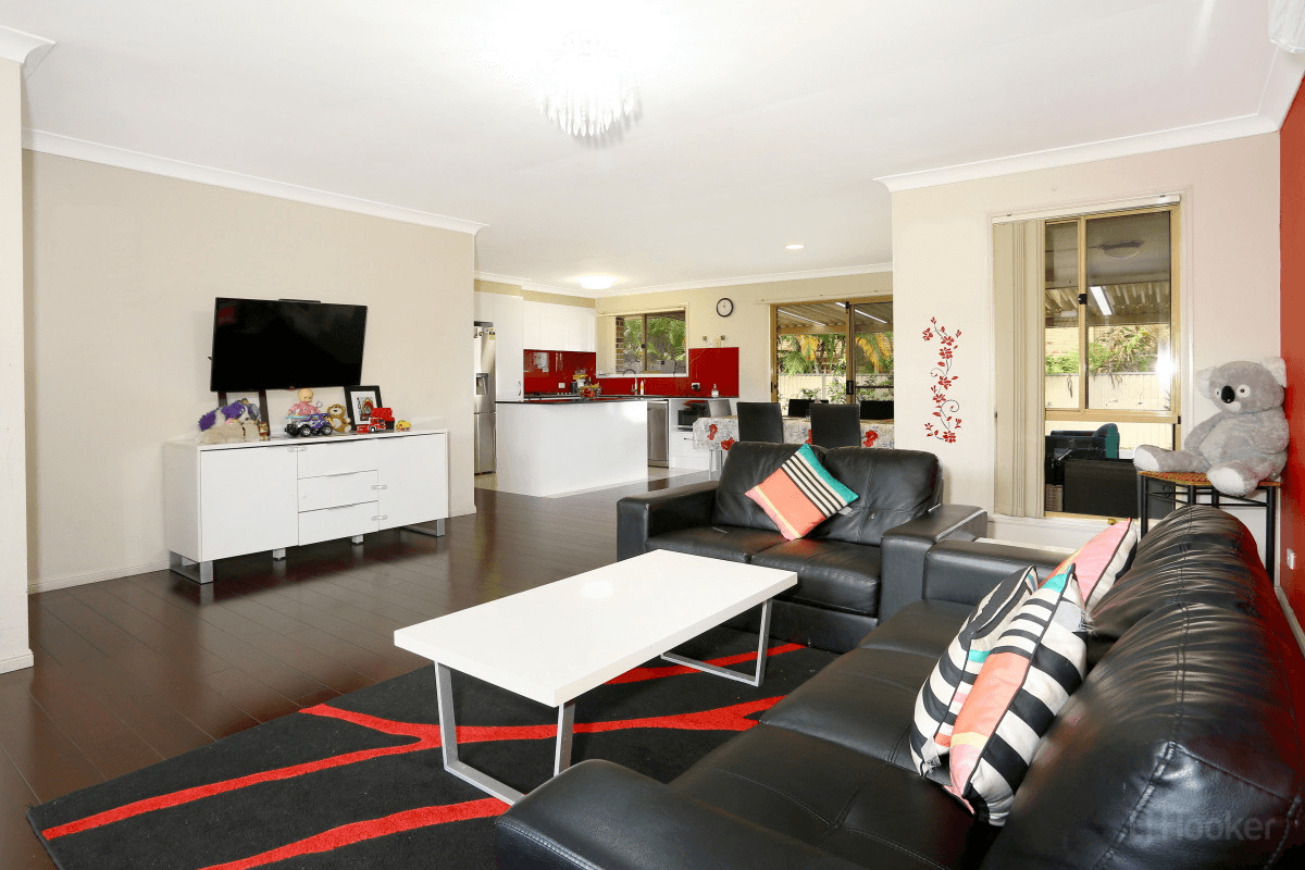 2/423 Oxley Drive, RUNAWAY BAY, QLD 4216