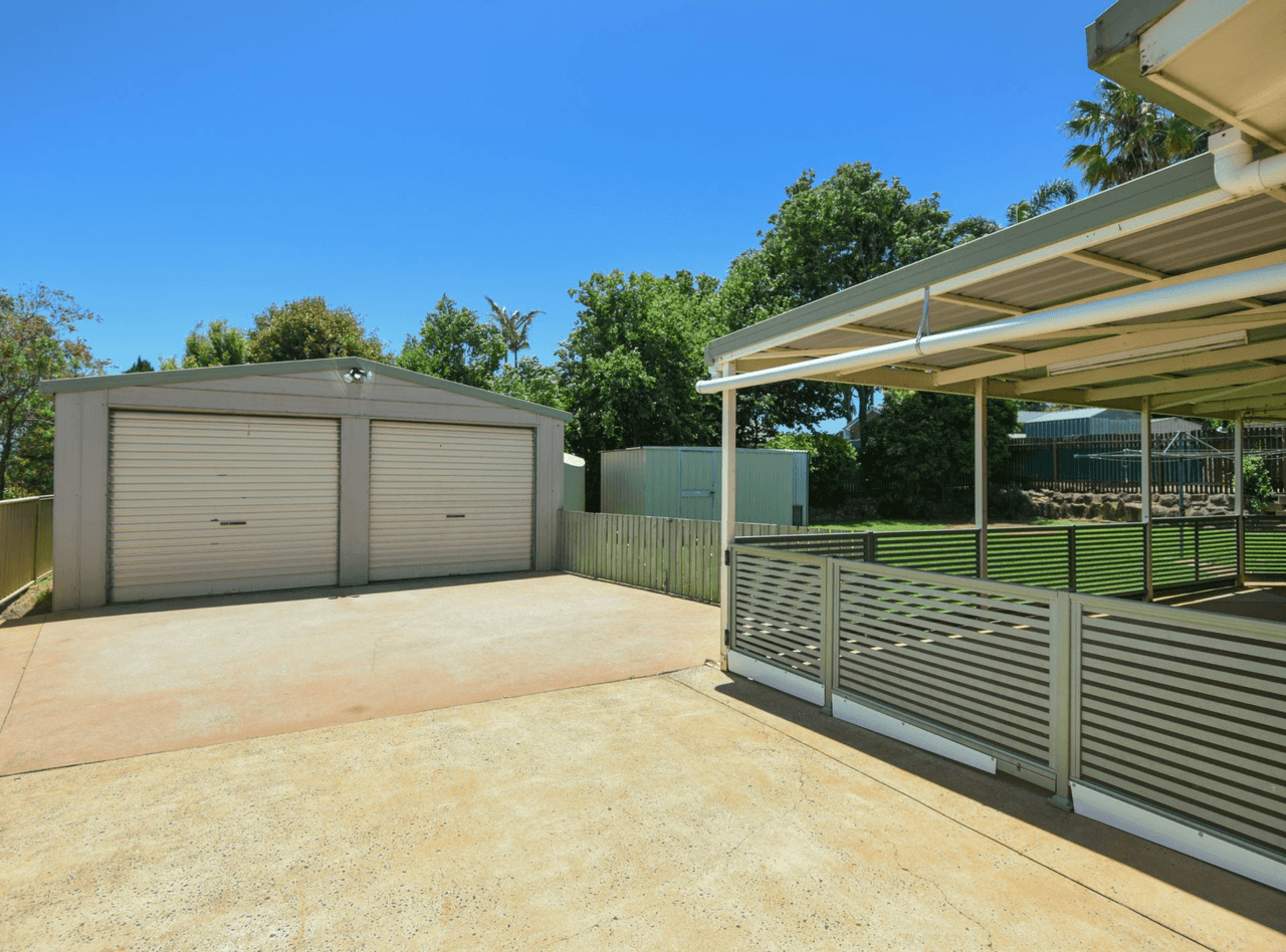 27 Banksia Street, Newtown, QLD 4350