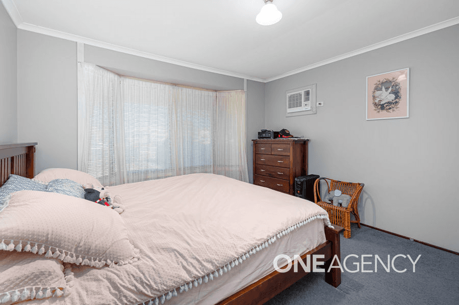 21 DRUMMOND STREET, LOCKHART, NSW 2656