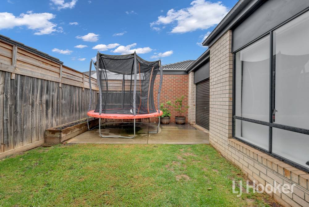 32 The Embankment, KURUNJANG, VIC 3337